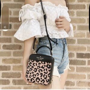 Kate Spade New York Daisy Graphic Leopard Vanity Crossbody Bag